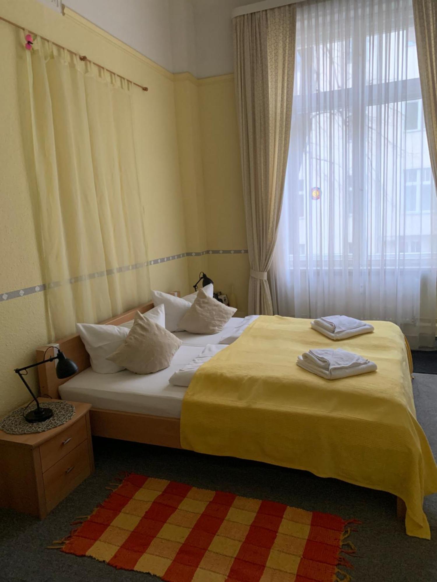 Hotel Pension Senta Berlin Exterior photo