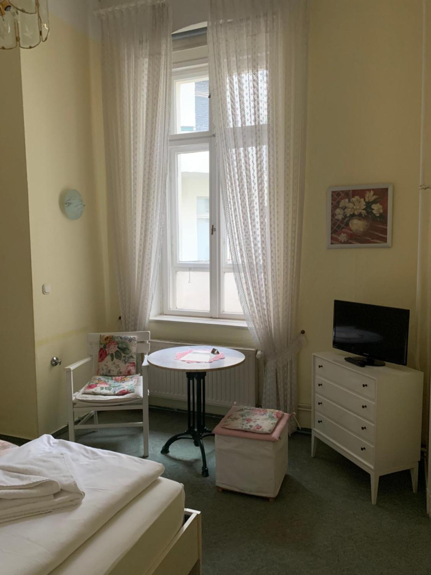 Hotel Pension Senta Berlin Exterior photo